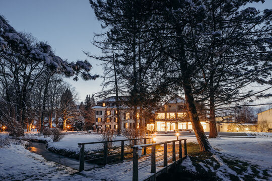 schlosshuenigen-hotel-emmental-winter-30.jpg