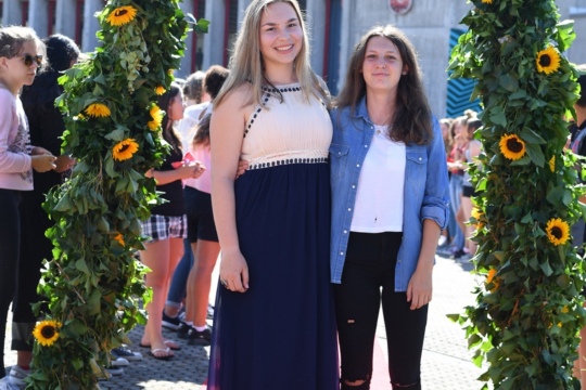 9804359c0de47f78f566b4ba6c864b64.jpg