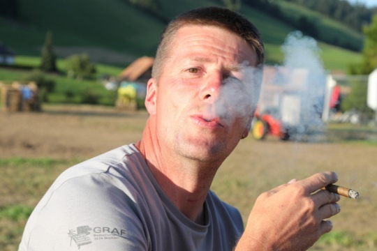 9854b6cacbe97df9c82127225178e276.jpg