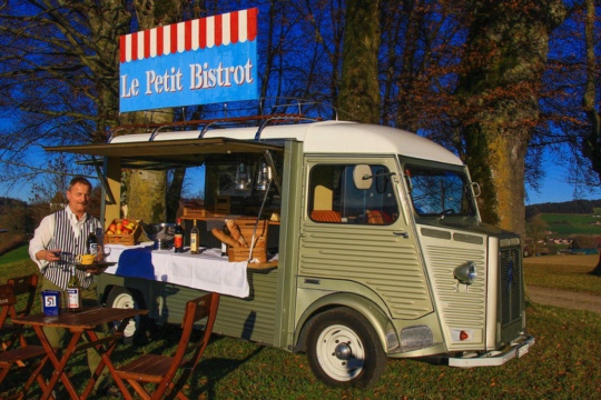 Petit Bistro