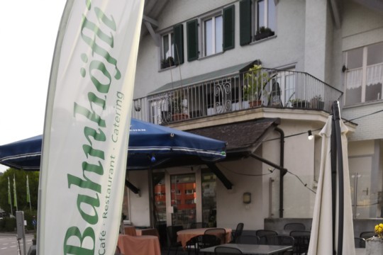 Foto Fahne und Terrasse 2019.jpg