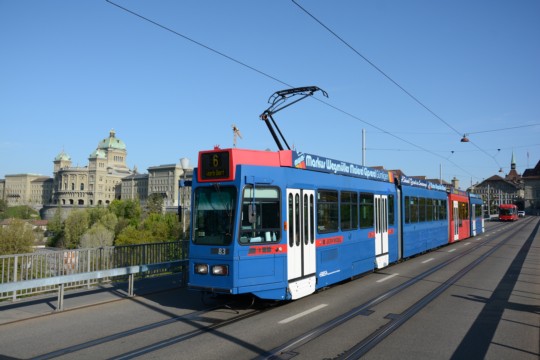 blaues Tram