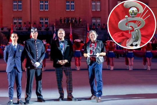 Bild Jetzt gestaltete der K&uuml;nstler den ersten Basel Tattoo Award 