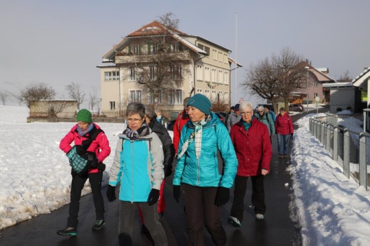 Die Sonne erfreute die Wandernden