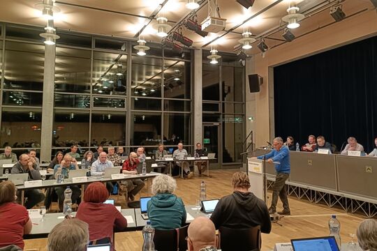 Parlament Worb Maerz 25c