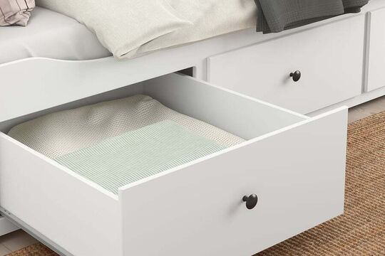 hemnes-tagesbett-3-schubladen-2-matratzen-weiss-agotnes-fest__1092123_pe863035_s5.jpg