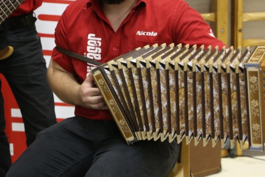 ae5f4dc7868f9ab8d31264bcd33d858d.jpg