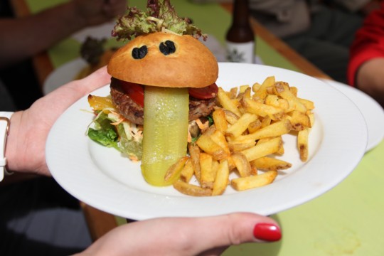 Verpflegung_Clown-Burger_IMG_7327.jpg