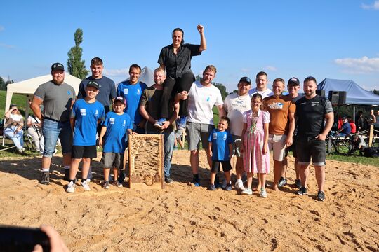 Schwingerkönigin Gäumann Jasmin mit Schwingklub Zäziwil