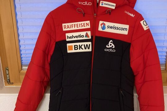 Odlo Jacke rot schwarz.jpg