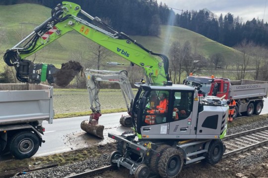 BLS Schienenbagger