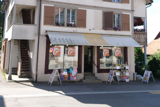 2024-08-09 T16 von gegen&uuml;ber T5, Spielefuchs (BernOst).jpg