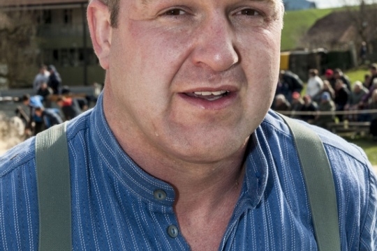 d40ecb3bb46f492cc3001175cfff9b60.jpg