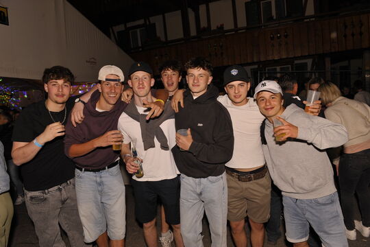 044