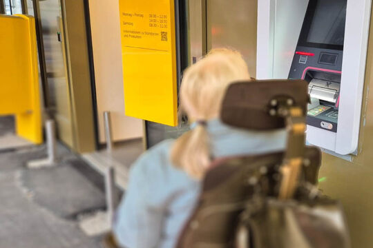 Bild Kritik an Zug&auml;nglichkeit f&uuml;r Rollstuhlfahrende