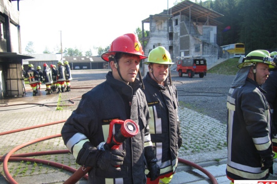 dfb6c021f81a68e4e3538914135c7c7c.jpg