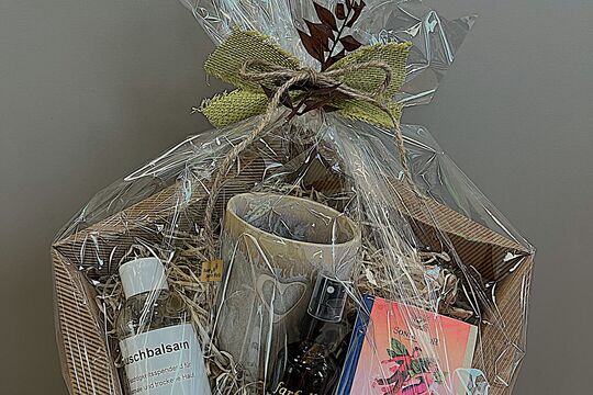 Geschenkkorb Herzensmensch.jpeg