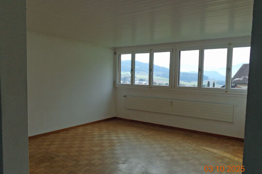 ob Rainweg Whg 2-OG rechts Wohnzimmer 2025-06.jpg