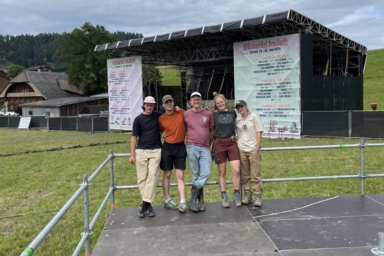 Staecketoeri nomau Team