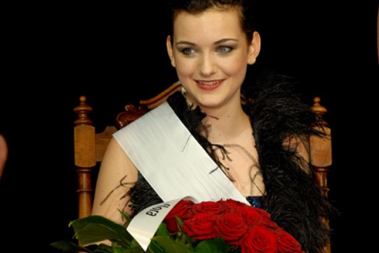 e986228a0236c67fa31b6c9049baa3a5.jpg
