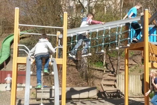 ee8a5c0579620fcb9fdd33c9d66d1916.jpg
