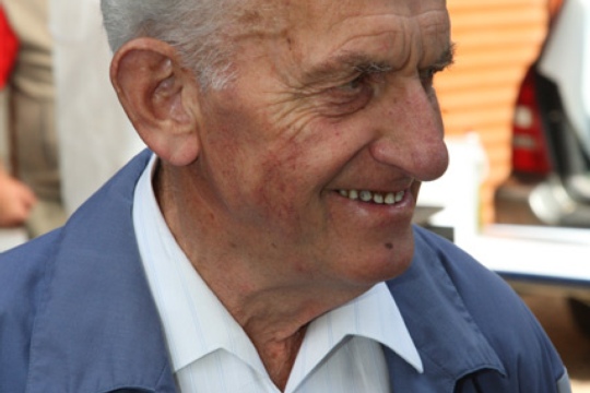 ef353aca92c48c7760526d6879e38ed3.jpg
