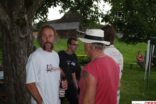 f7524e18509845aa6cb07239c4d5577f.jpg